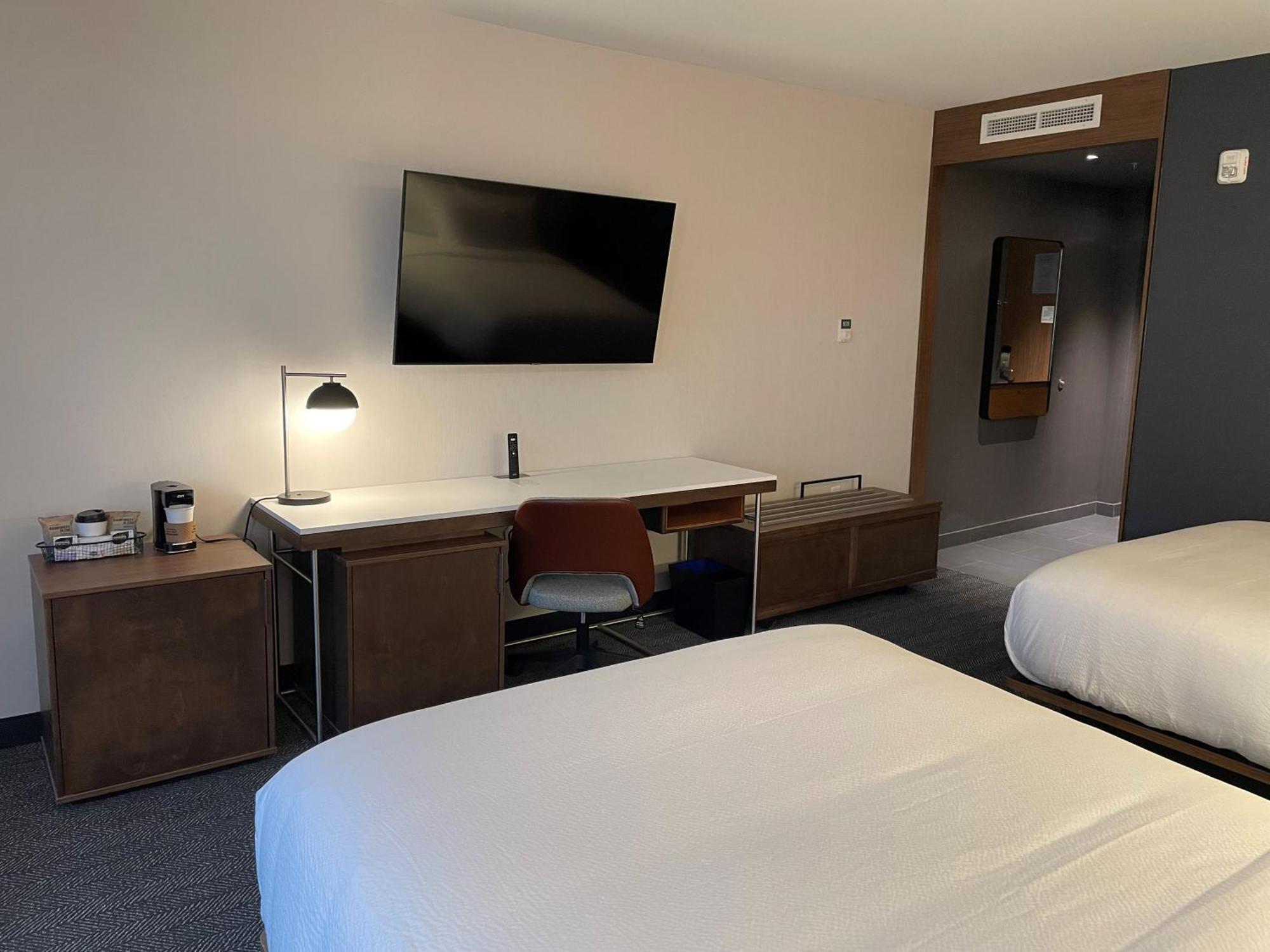 Hotel Courtyard Montreal Midtown Zewnętrze zdjęcie